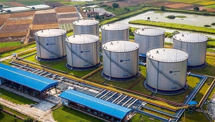 Vietnam spends US$7.8 billion on oil and petrol imports in 11-month period